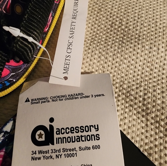 NWT That Girl Lay Lay Insulated Lunch Box - Picture 4 of 8